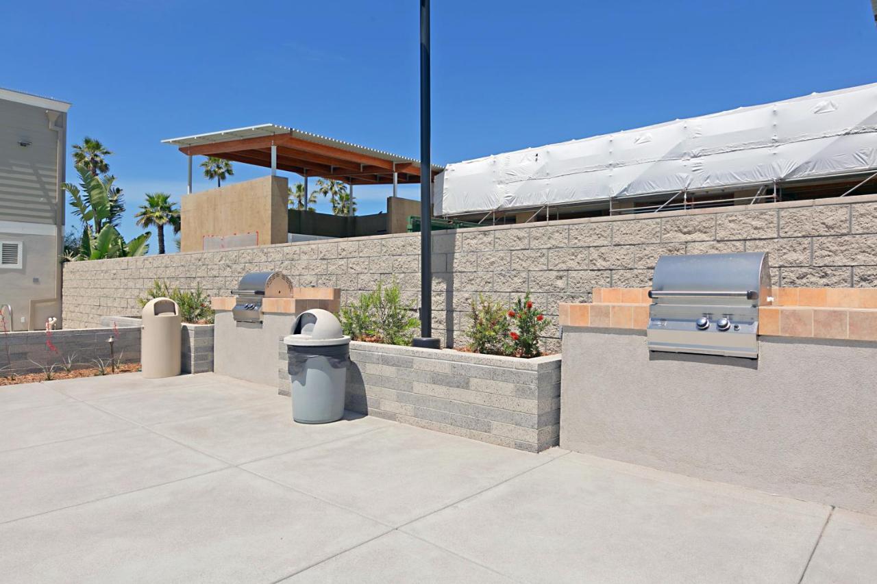 313B Steps From The Sand At Harbor Beach - Free Wifi Oceanside Bagian luar foto